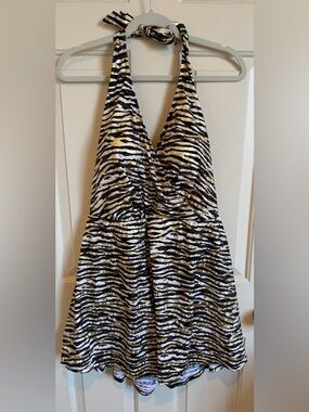 NWT Swimsuits For All Halter One Piece Size 24 Gold & Black Skirted